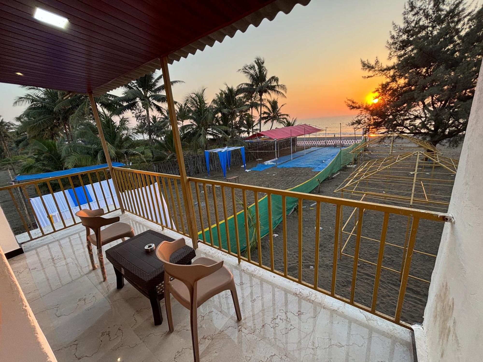 Sea Royal Rooms And Cafe Virar Bagian luar foto